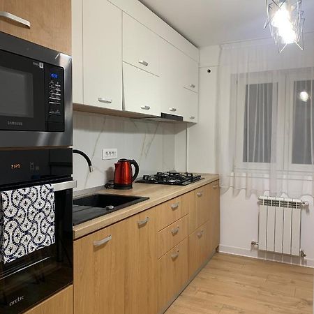 Sunny Apartment In スチャヴァ エクステリア 写真