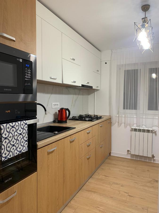 Sunny Apartment In スチャヴァ エクステリア 写真